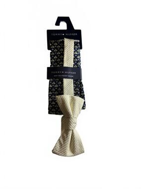 Tommy Hilfiger Bow Tie and Pocket Square Set